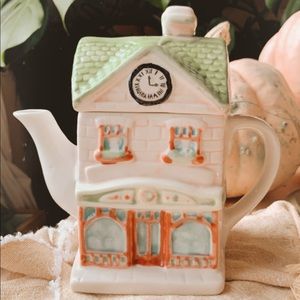Cottagecore Cottage Teapot 🕰